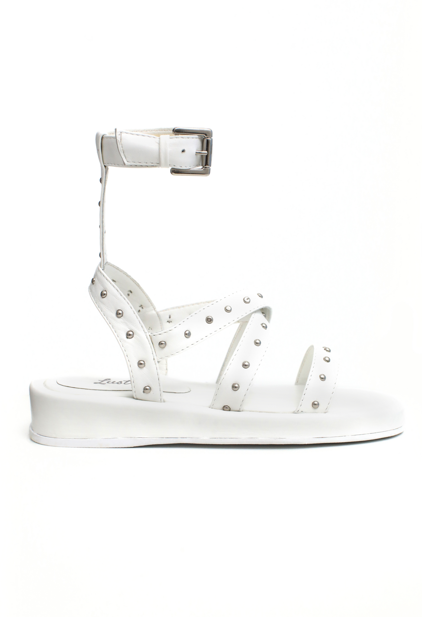 papete tachas couro branco