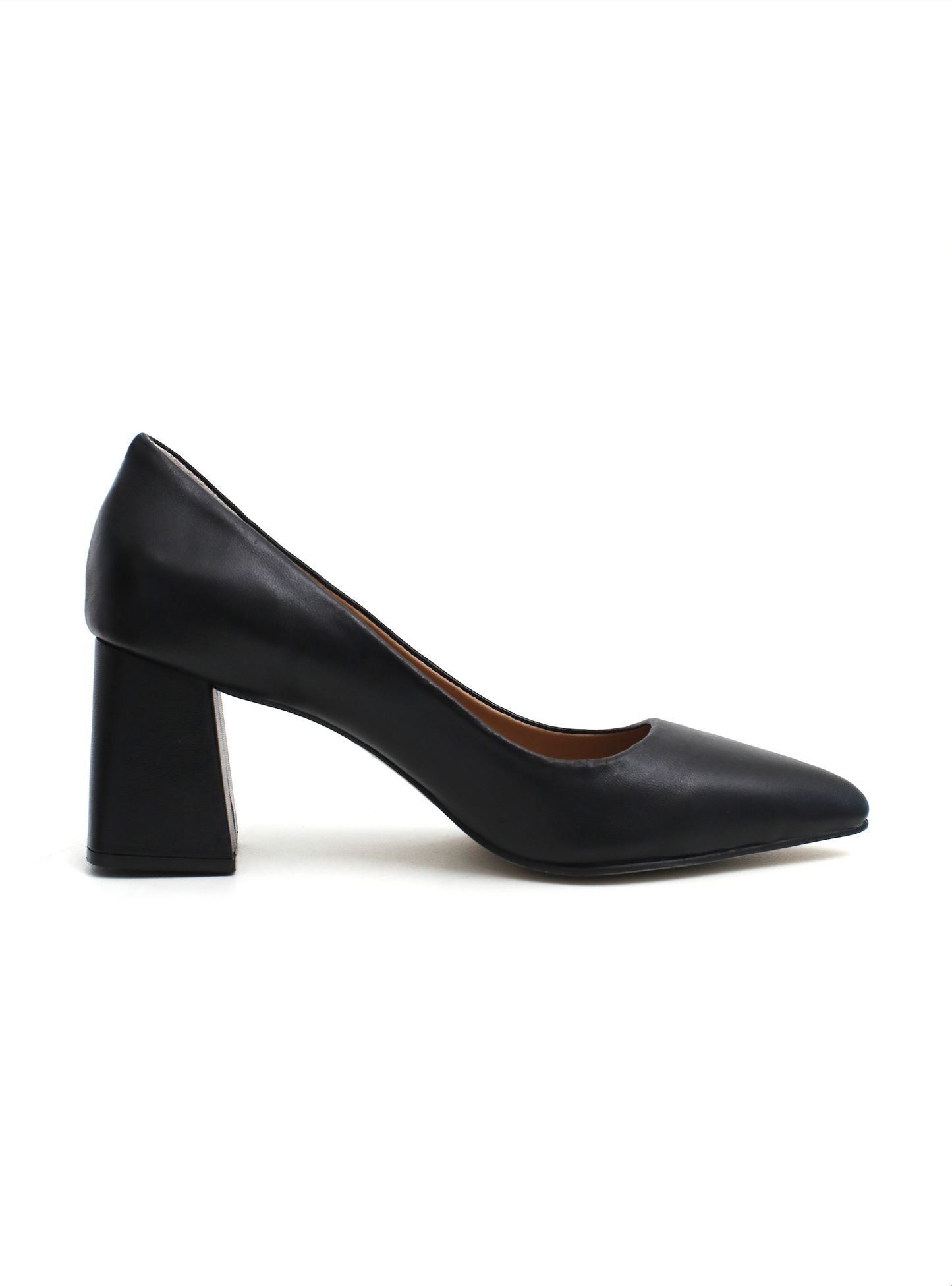 scarpin preto couro salto bloco bico fino