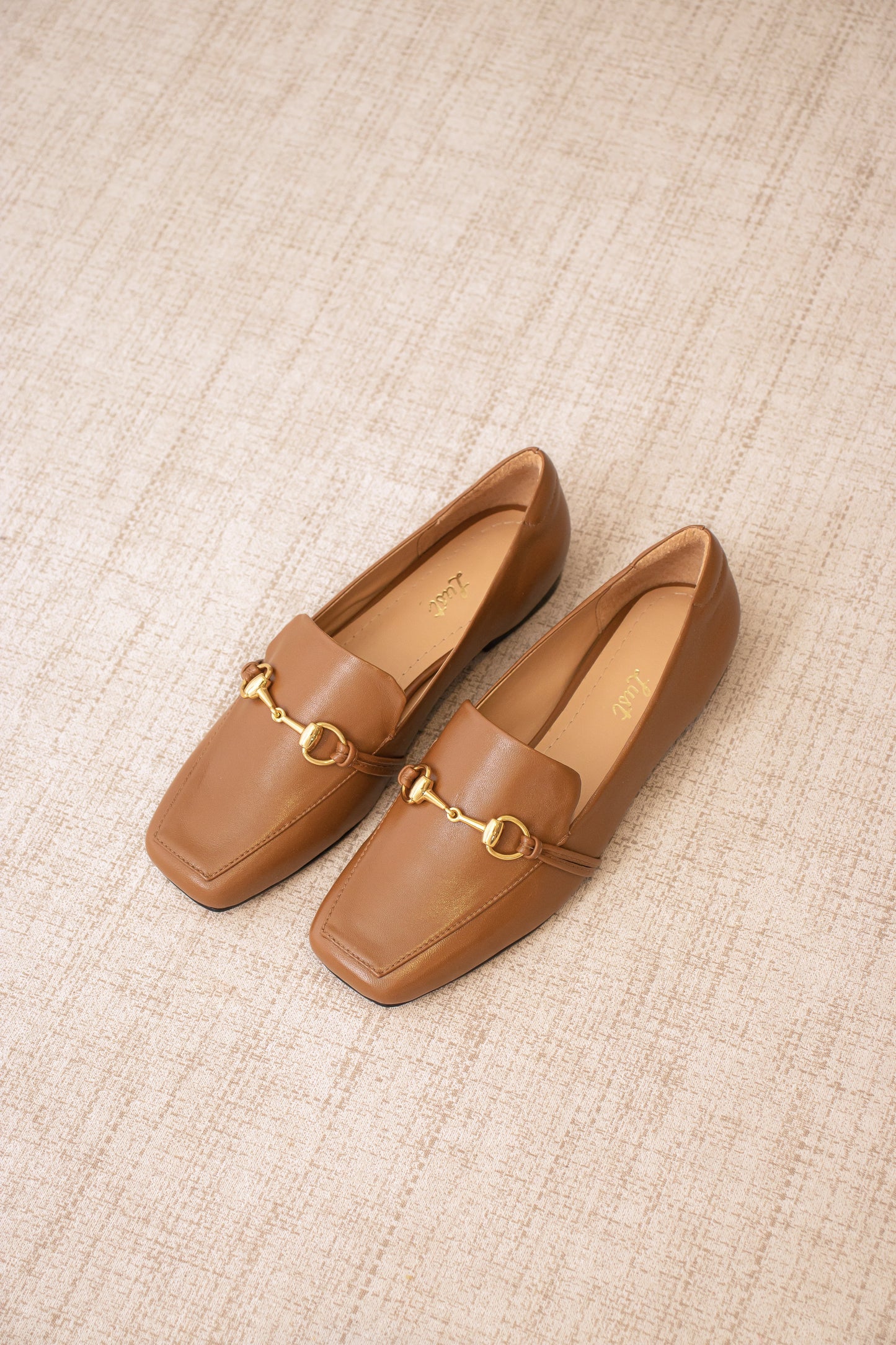 mocassim camille couro caramelo