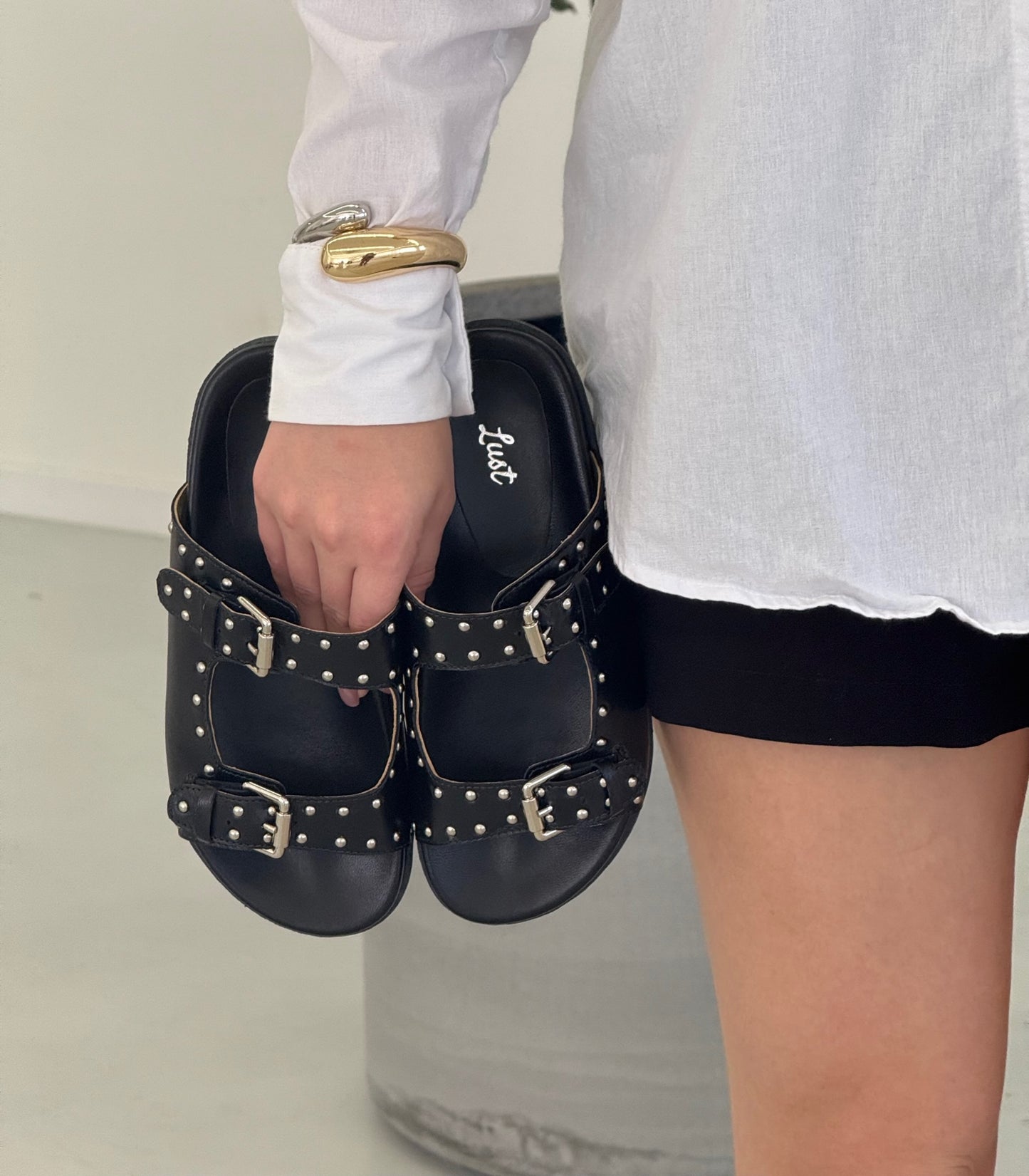 papete betina couro preto