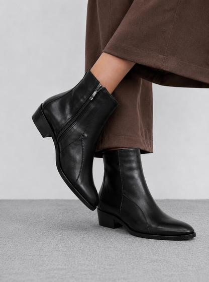 Bota Alana em couro preto