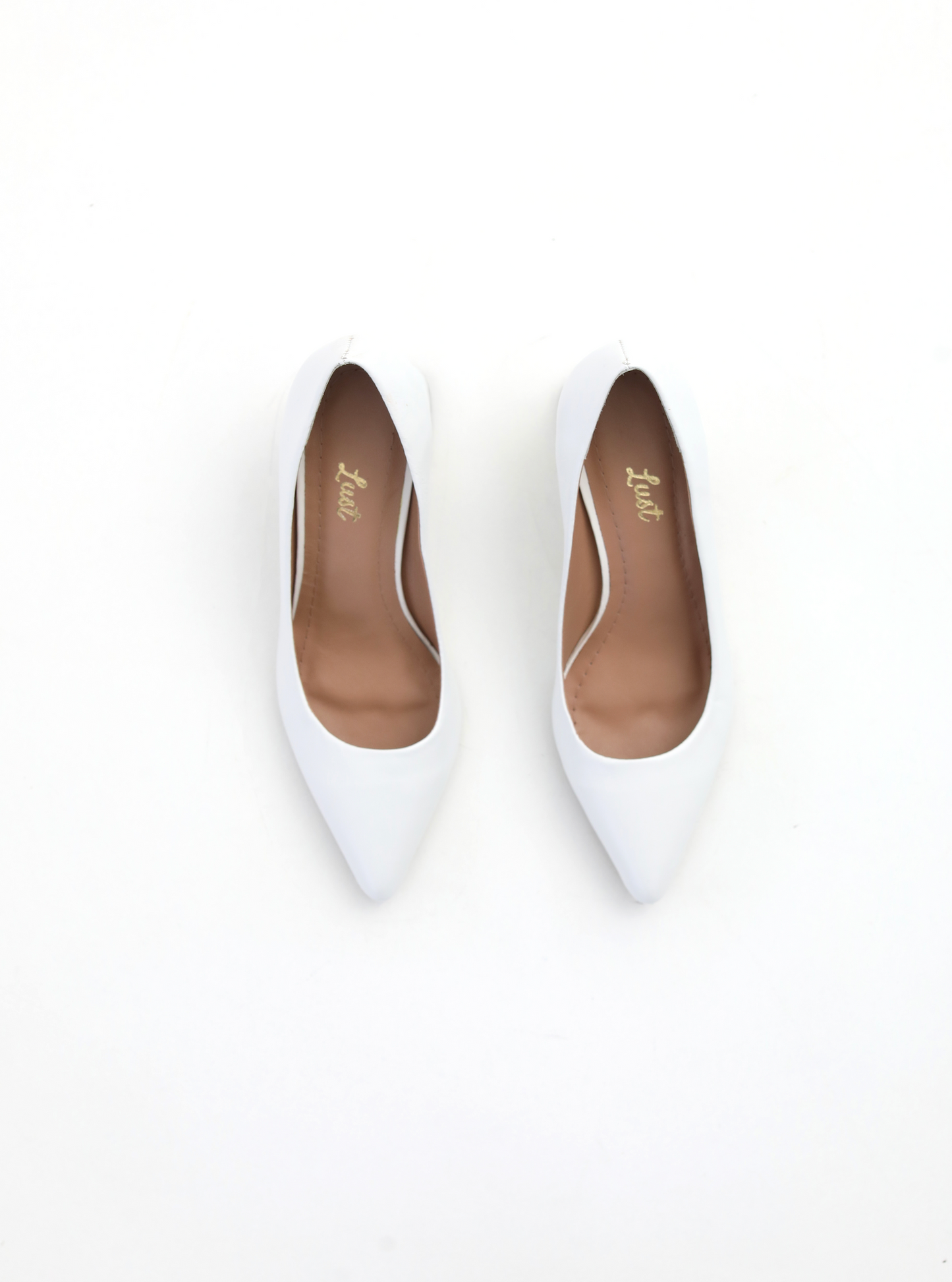 scarpin branco couro salto bloco bico fino