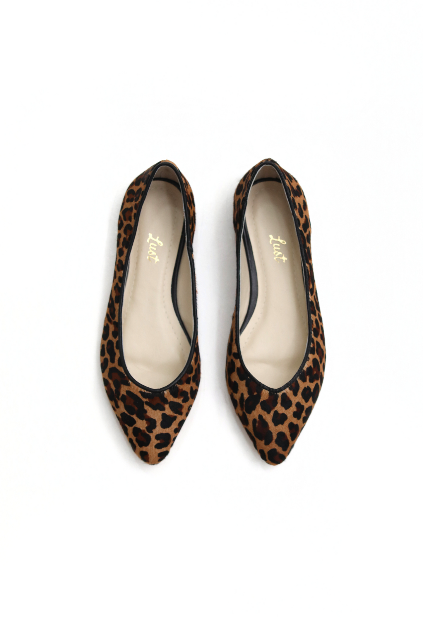 sapatilha couro animal print