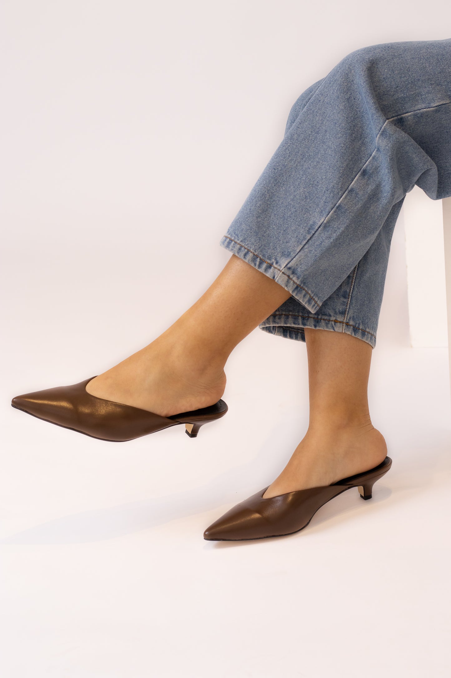 mule bella couro café