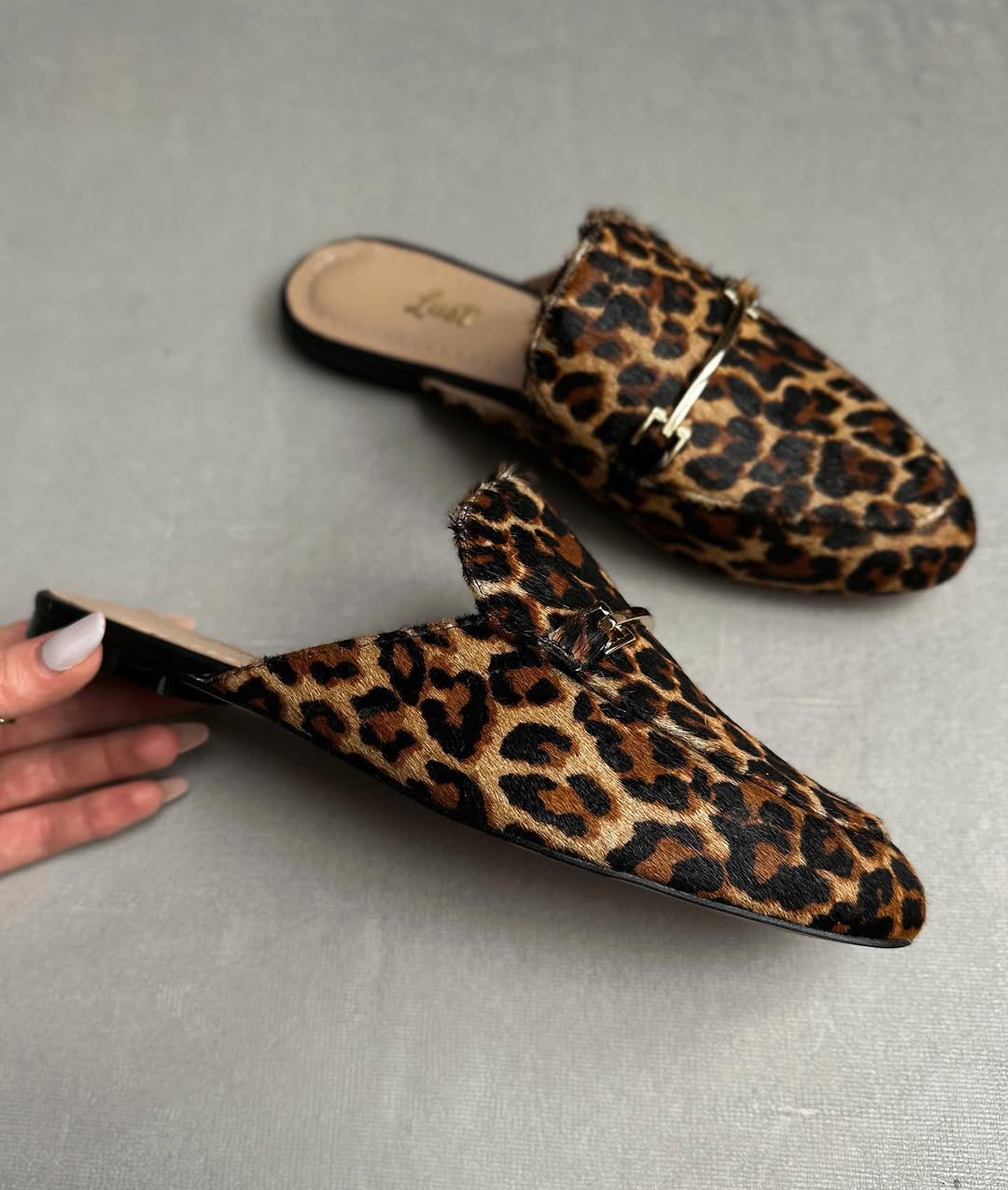mule sarah couro animal print